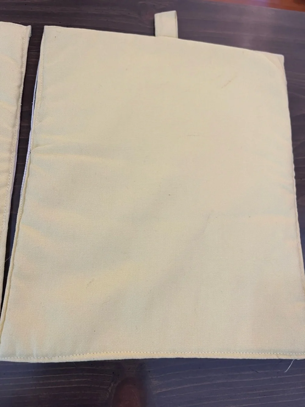 Vintage Botanical 1970s fabric potholders/Hot‎ pads set of 2 Grand Millenial